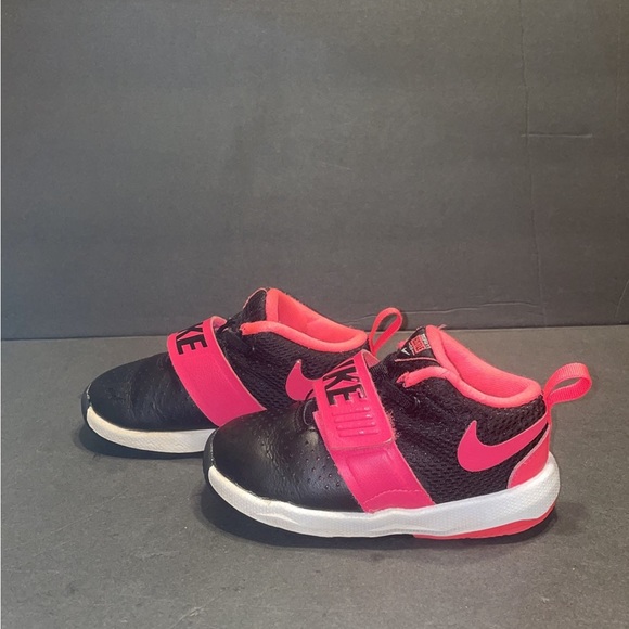 Nike - Picture 5 of 6